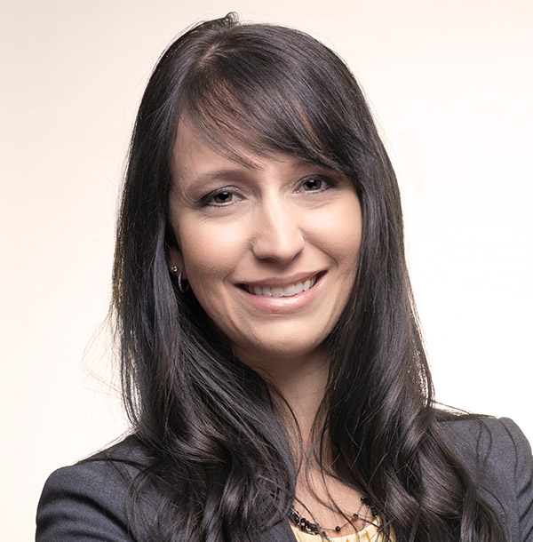 Head shot of Brooke Linn
