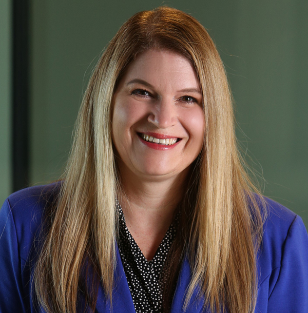 Headshot of Beth Holloway