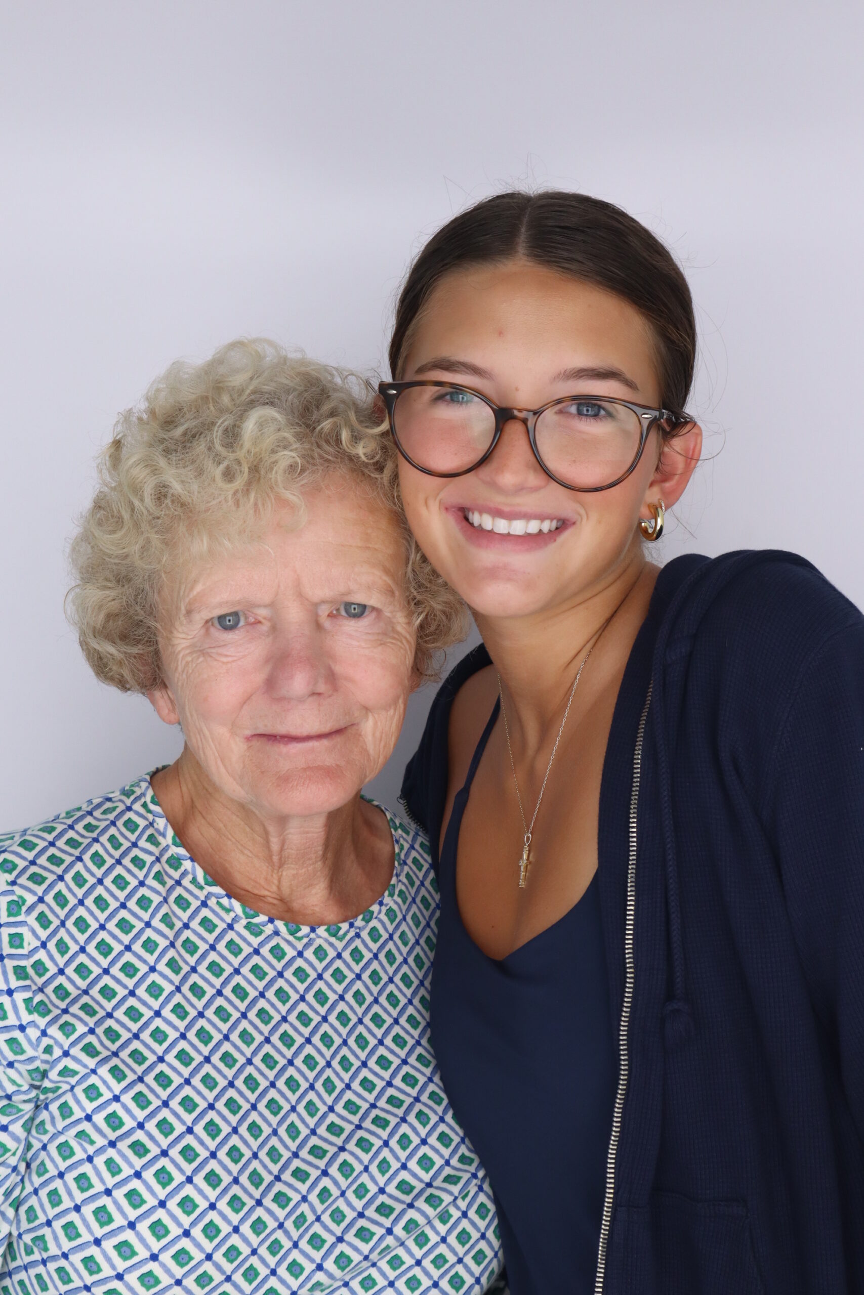 2 women smiling